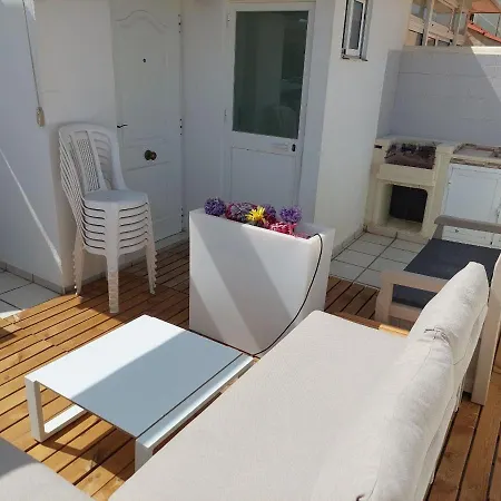 Sunburn, Aqui Hay Quien Viva Apartamento Málaga