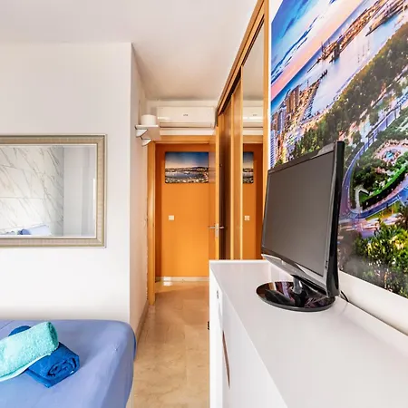 Sunburn, Aqui Hay Quien Viva Apartamento Málaga